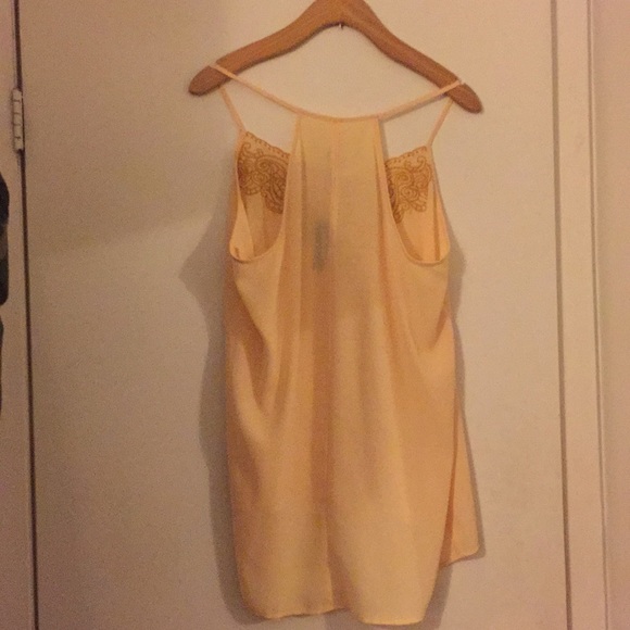 NWT Yellow embroidered Express Tank Top - Picture 2 of 2